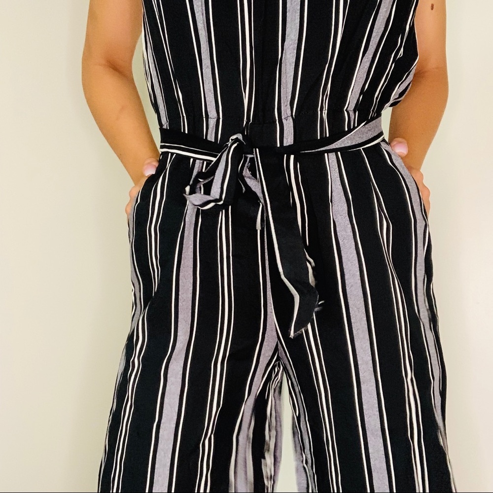 Striped Romper 🌑 - Picture 3 of 4